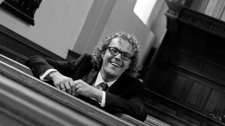 Carl Visser uit Oldemarkt is cantor-organist van de Sint Piterkerk.