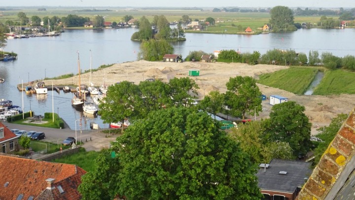 Klaas Stelma maakte zaterdag vanuit de Sint Pitertoren deze foto van Hellingshaven en Minne Finne.